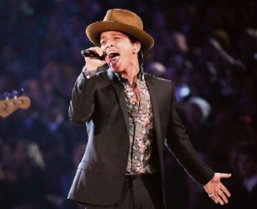 Bruno Mars vende más