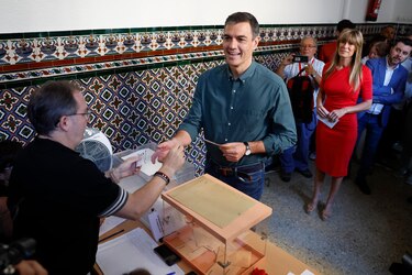 Una España dividida deja en suspenso su futuro gobierno