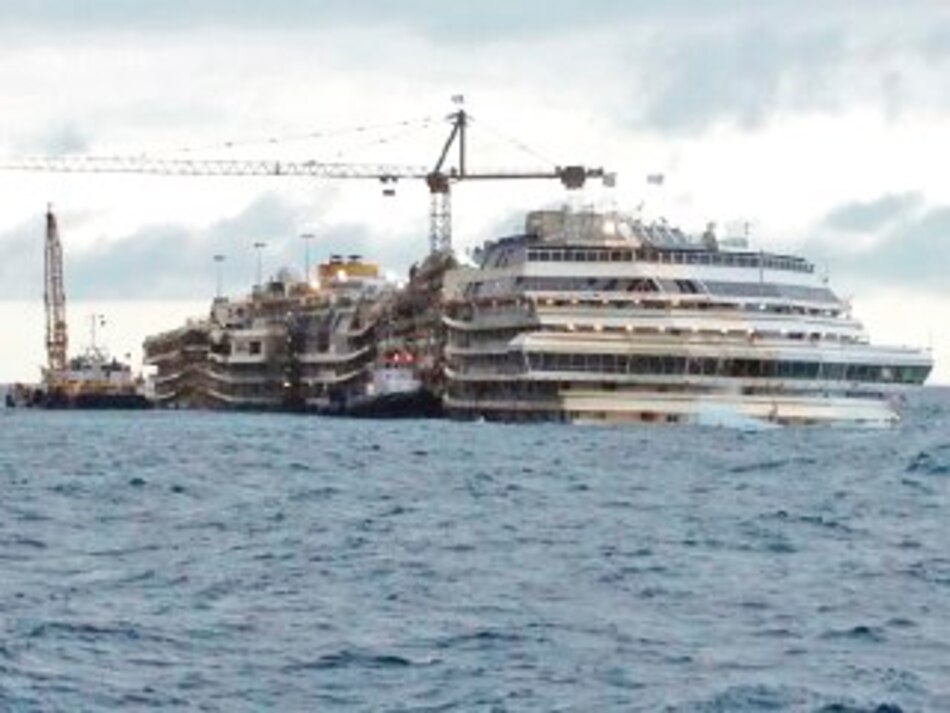 Mañana comenzarán a reflotar restos del Costa Concordia