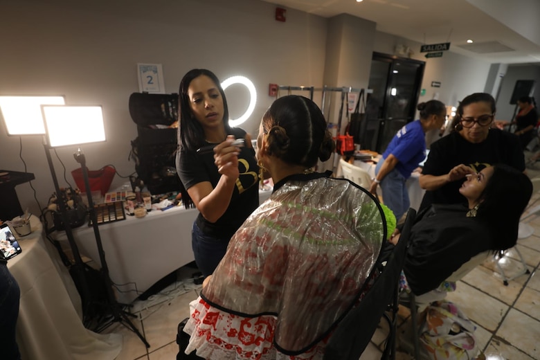 Así se preparan las protagonistas del desfiles de las Mil Polleras; La Prensa se unirá a la transmisión en vivo