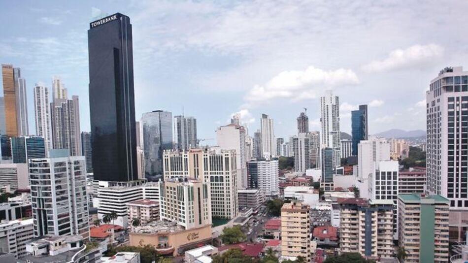 Informe enfrenta a industria y regulador