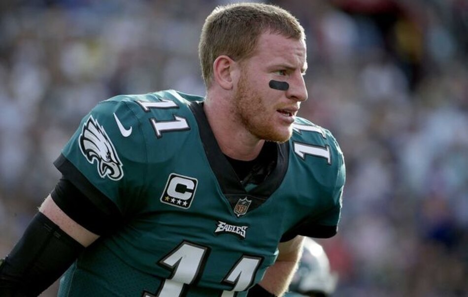 Eagles pierden a Wentz por el resto de la temporada por lesión