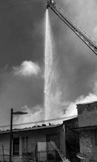 Autoridades analizan alternativas para afectados por incendio en El Chorrillo
