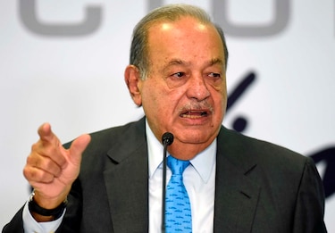 Carlos Slim está hospitalizado para ‘monitoreo’ de la Covid-19, pero ‘está muy bien’