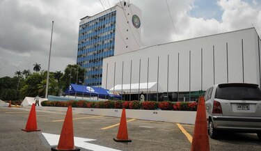 Diputados retrasan reformas electorales