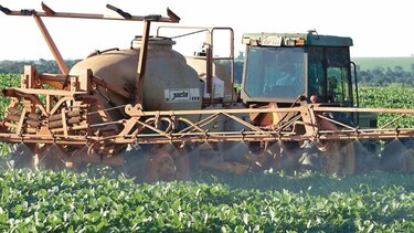 25% de los pesticidas usados en EU está prohibido en Europa