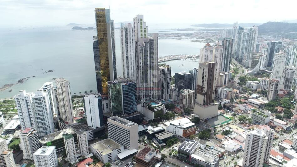 Fitch afirma calificación soberana de Panamá y revisa la perspectiva a estable