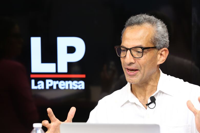 Déficit fiscal reportado es el más alto de la historia; economistas advierten que urge un plan de recorte de gastos 