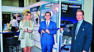 Corte de cinta de Auto Blindajes Panamá