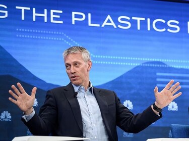 Coca Cola y Pepsi prometen “grandes progresos” para reducir los residuos de plástico