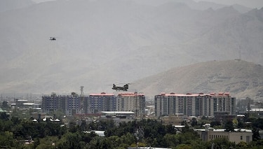 Estados Unidos y talibanes buscan allanar camino a la paz