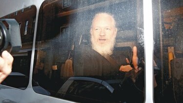 De conspiración acusa EU a Julian Assange