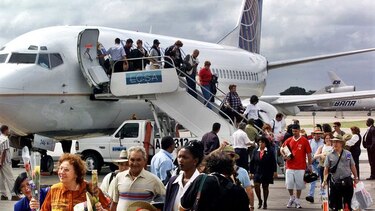 EU y Cuba restablecerán servicio aéreo regular tras medio siglo