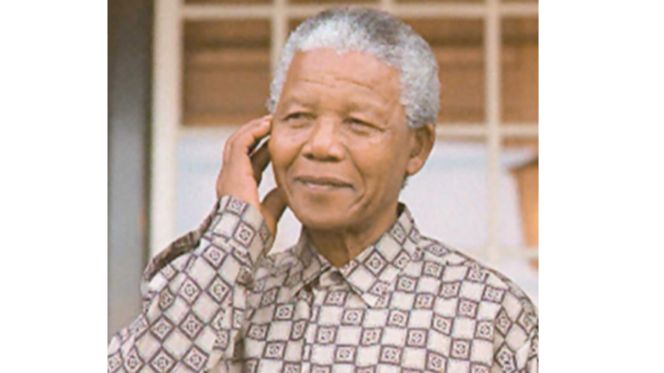 Aplazan subasta de una llave de la celda de Nelson Mandela