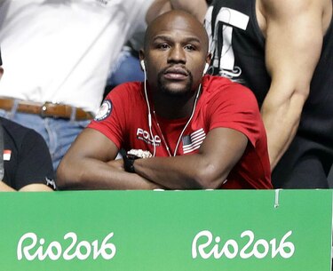 Mayweather turistea en Copacabana y pesca en Riocentro