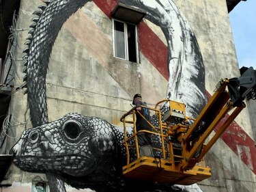 Artistas de todo el mundo toman la capital de Panamá para crear sus obras