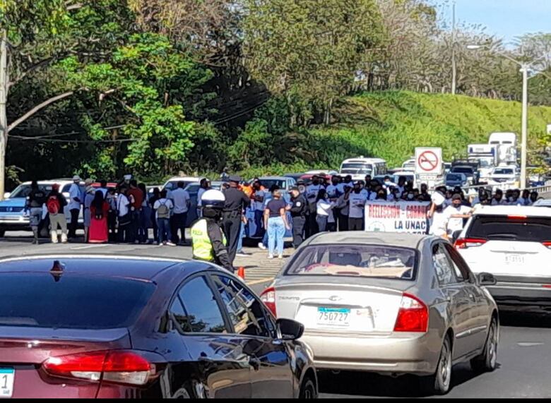 Estudiantes de la Unachi dicen ‘no’ a la reelección de la rectora Etelvina de Bonagas