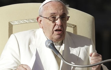 Papa Francisco reafirma apego a celibato de sacerdotes