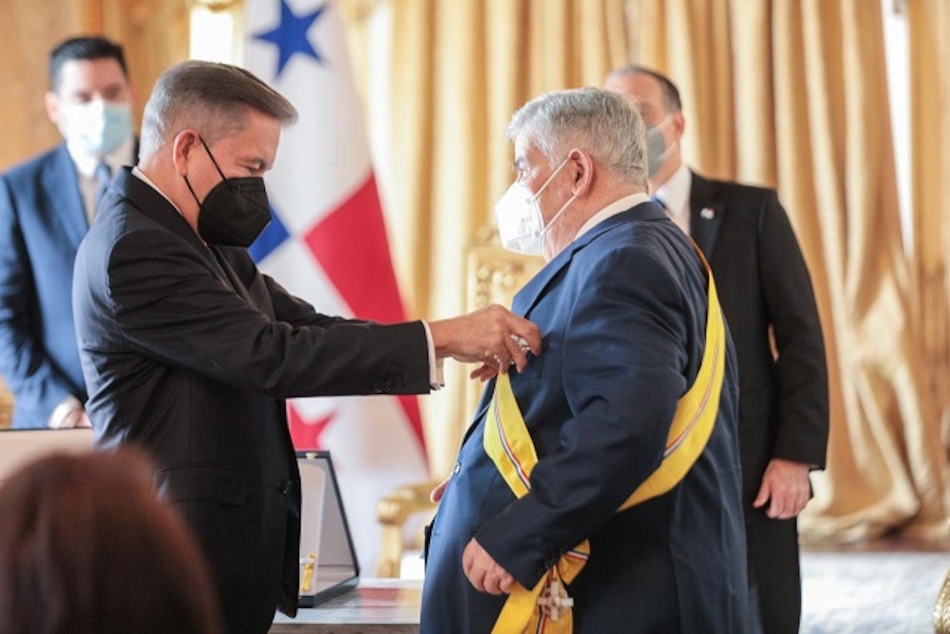 Gobierno otorga al empresario ‘Bobby’ Tzanetatos la orden Manuel Amador Guerrero en el grado de Gran Cruz