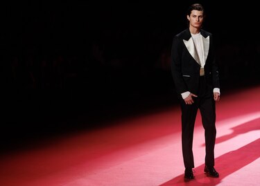 ¿Cómo elegir el traje de hombre perfecto? Las claves de estilo a tener en cuenta