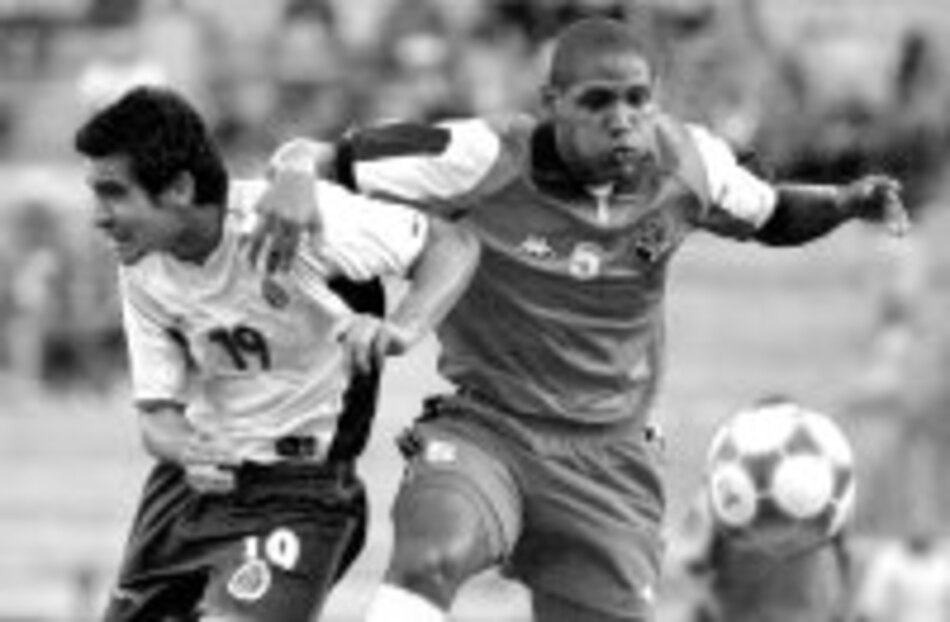 El FAS de El Salvador contrata al jugador panameño Joel Solanilla