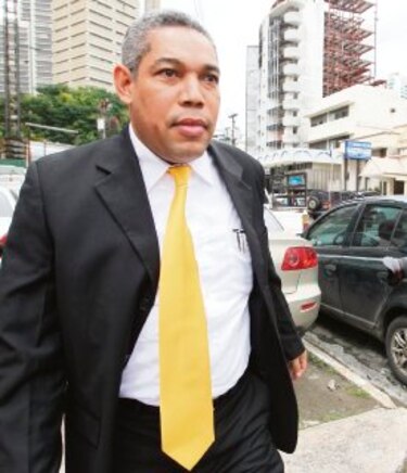 Revive escándalo de espionaje