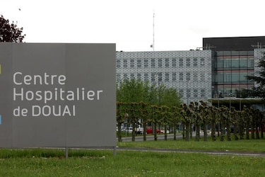 Francia confirma tres casos negativos de coronavirus y analiza dos más