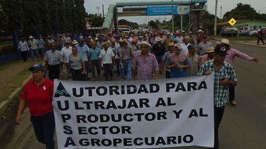 Ministro Eduardo Carles acepta analizar el tema de las importaciones con los productores