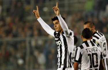 Carlos Tévez y Álvaro Morata ponen de líder al Juventus