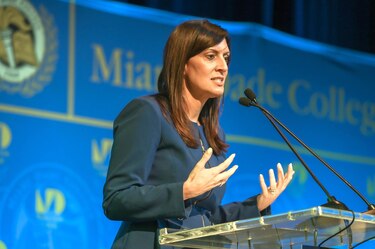 Gobierno de Florida insta a la población a prepararse ante nueva temporada de huracanes