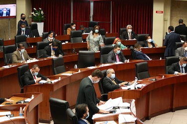 Empresas que pacten acuerdos judiciales no podrán contratar con el Estado durante tres años; la Asamblea aprobó veto a la ley de contrataciones públicas