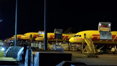 La compañía DHL limita sus envíos de paquetes a Estados Unidos debido a los nuevos aranceles