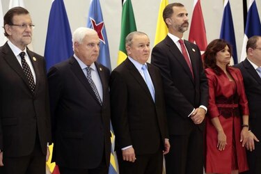 Panamá destaca contribución del rey Juan Carlos y desea éxitos a Felipe VI