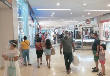 Prevén más desempleo y cierres por restricciones 