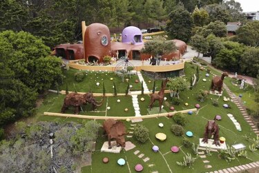 Polémica por casa de los Picapiedra en California