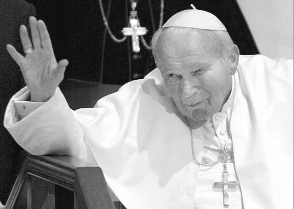 Expondrán toalla, silla y petate usados por Juan Pablo II en museo en Managua