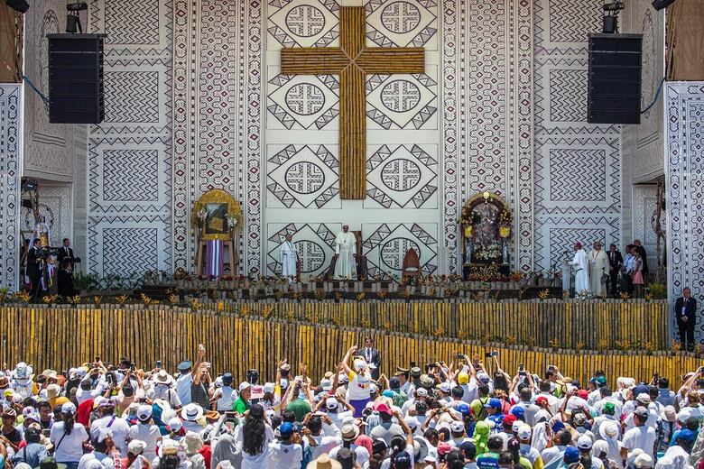 Francisco preocupado por los pueblos de la Amazonía, más amenazados que nunca
