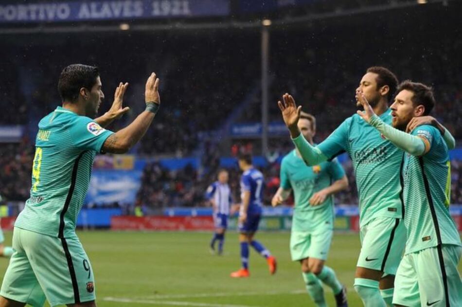 Barcelona arrolla al Alavés