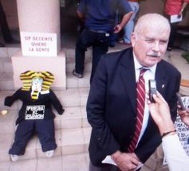 Manifestación pacífica en las escalinatas de la Corte Suprema de Justicia