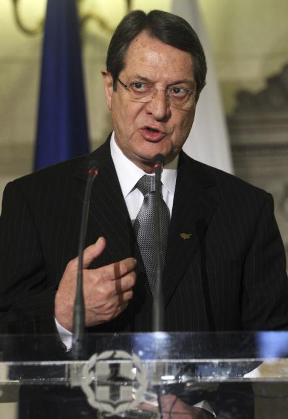 Anastasiadis dice que solo tuvo la opción entre la quiebra y la quita