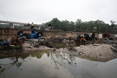 Se elevan a 51 las víctimas mortales por las inundaciones en Texas, entre ellas 15 niños