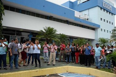 Idaan pierde 120 mil dólares diarios por el paro de sus funcionarios
