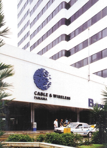 Cable & Wireless tiene luz verde para comprar Claro