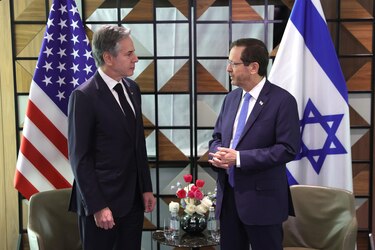Blinken y Herzog discuten en Israel una posible desescalada de la guerra en Gaza