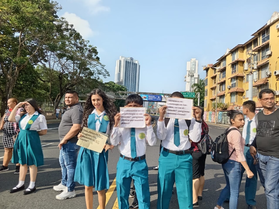 Infraestructura en ruinas: estudiantes y docentes de la Escuela Profesional Isabel Herrera Obaldía exigen respuestas del Meduca