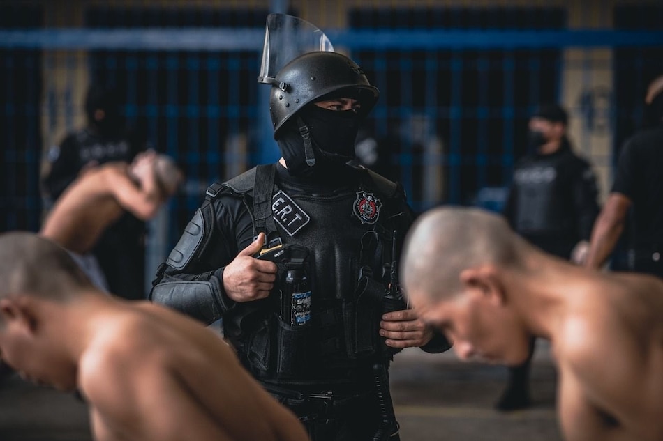 Cuatro de los detenidos en el régimen de excepción de El Salvador aparecen en una fosa común