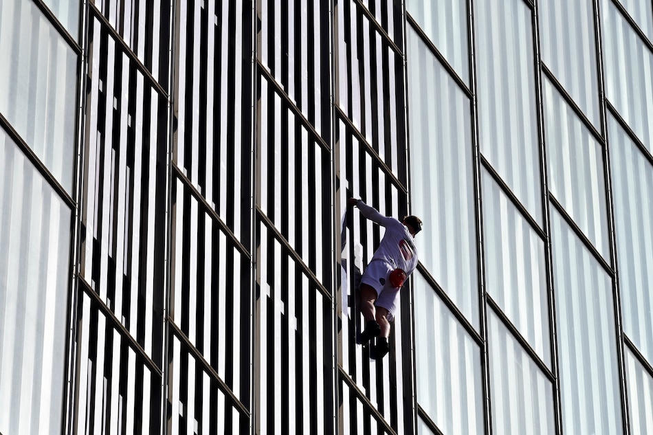 Un británico, arrestado tras escalar un rascacielos en Barcelona