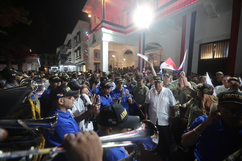 Con dianas al amanecer, Panamá inicia las Fiestas Patrias 2025