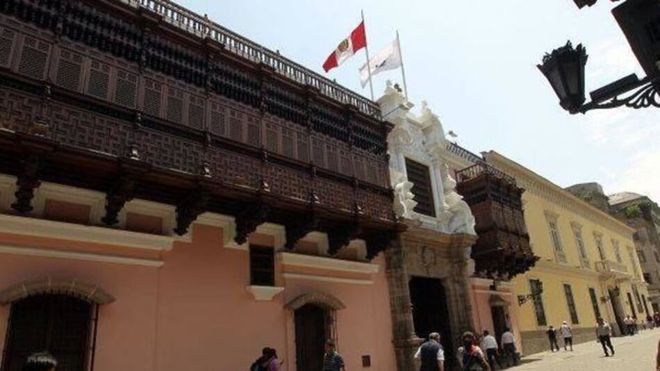 Perú ‘retira de manera definitiva’ a su embajador en Venezuela