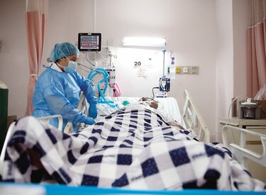 Baja cifra de hospitalizados en sala; UCI sigue con leve aumento